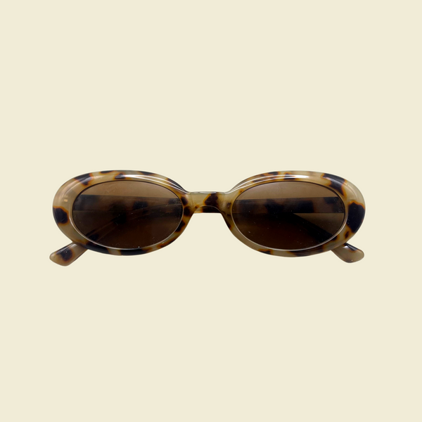 Morgan Oval Sunglasses in Tortoise